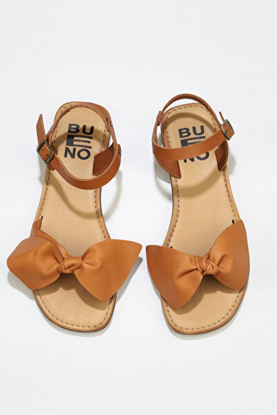 Bueno Shoes Sandale plate pentru femei din piele maronie 01wu3424