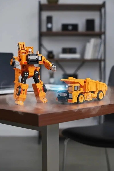 Miniso Lisanslı Robota Dönüşen Oyuncak Maden Kamyonu – 2'si 1 Arada Eğitici D...