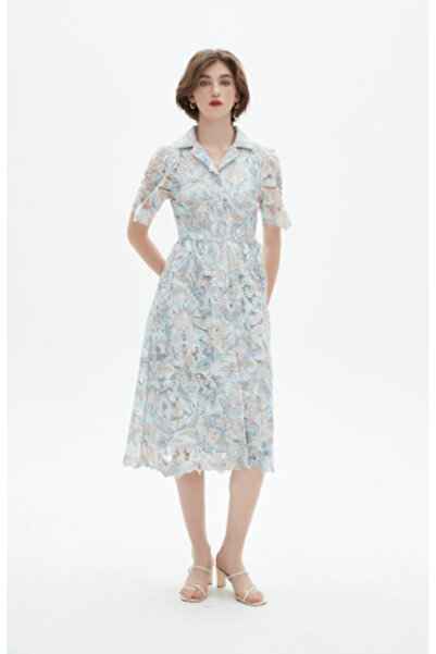 Nichii فستان ميدي بتفاصيل من الدانتيل وأكمام قصيرة وياقة قميص