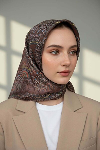 Vissona %100 Twill İpek Şal Desenli Kahverengi Renkli 90x90 Eşarp Dikim Şekli...