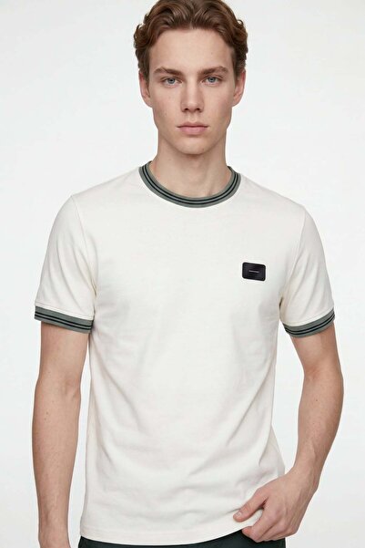 HAKKE TRICOU BĂRBAȚI CU DETALII MINIMALE CU LOGO ȘI GULER ROTUND