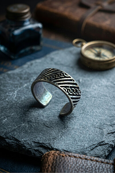 Begondio Striped Authentic Motif Special Design Masculine Adjustable Men's Ring