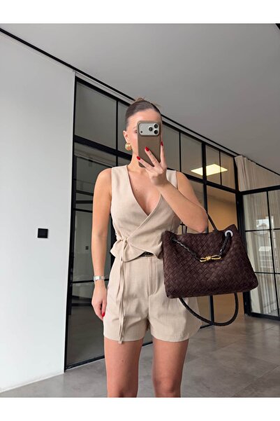 BB Bensu Buyruk ΣΕΤ ΣΟΡΤΣ ΜΕ ΖΩΝΗ ΚΑΙ ΜΠΛΟΥΖΑ ΚΡΟΥΒΑΖΕ