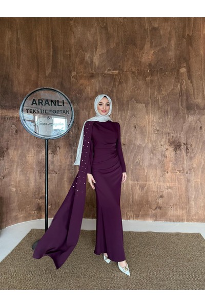 Aranlı tekstil Omuzu Pelerinli Çakma Taşlı Tesettür Adriana Abiye