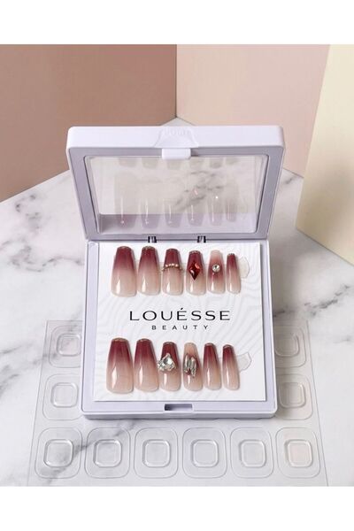 Louesse Beauty Louésse Burgundy Fade Takma Tırnak 12’li – Bordo Geçişli Taşlı...
