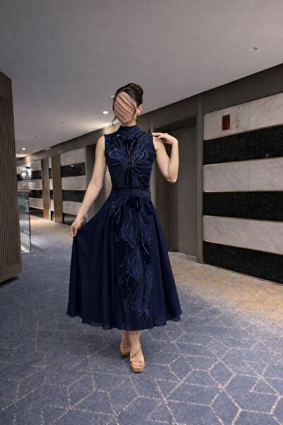 led style Luxurious Midi Dress with Floral Embroidery