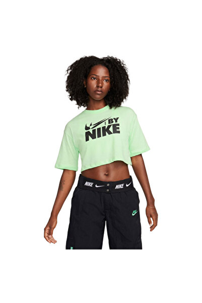 Nike Women's Sportswear Crop Tee XS