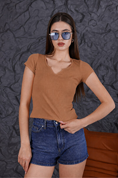 veira Summer V-Neck Fit Crop T-Shirt Coffee – 95% Cotton, Flexible and Modern...