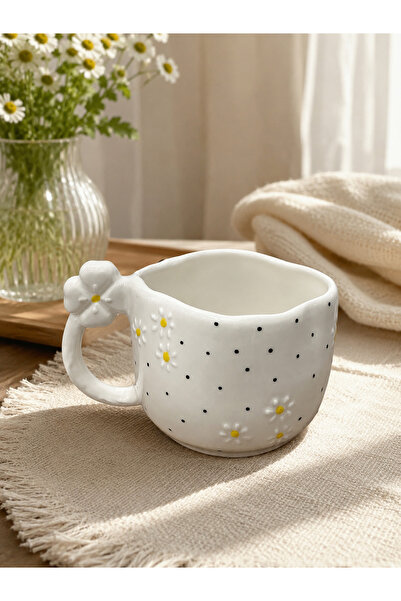 HİS Studio Clover-Shaped Ceramic Mug with Yellow Daisy Pattern and Detailed M...