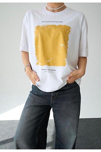 Shine Stone Women's Gold Printed Comfortable Fit Casual Short Sleeve Tshirt