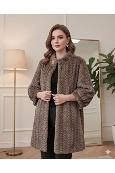 DAY BY DAY Women's Fur Jacket with Crystals Free Size (One Size)
