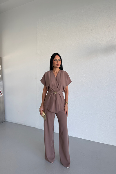 LİLA İSTANBUL Modern Cut Gold Buckle Detailed Blouse and Trousers Two-Piece S...