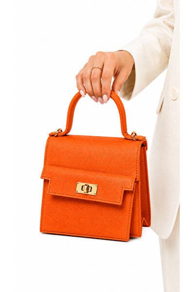 Bags Italia Women's handbag with handle and gold accessories