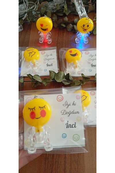 SevgiliAtolyemm Hediyelik Kartlı Işıklı Emoji Anahtarlık (10 Adettir)Doğum Gü...