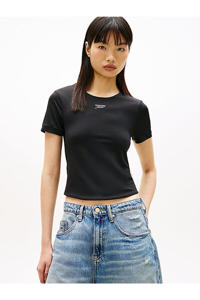 Tommy Hilfiger Athleisure Metal Logo Slim T-Shirt