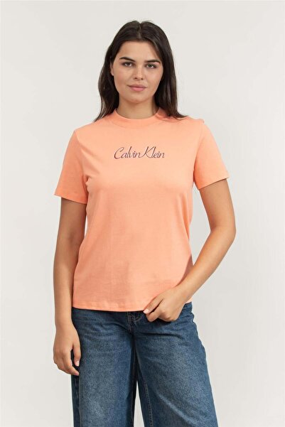 Calvin Klein Kadın Normal Kalıp Yuvarlak Yakalı %100 Pamuk Logo Desenli Kısa ...