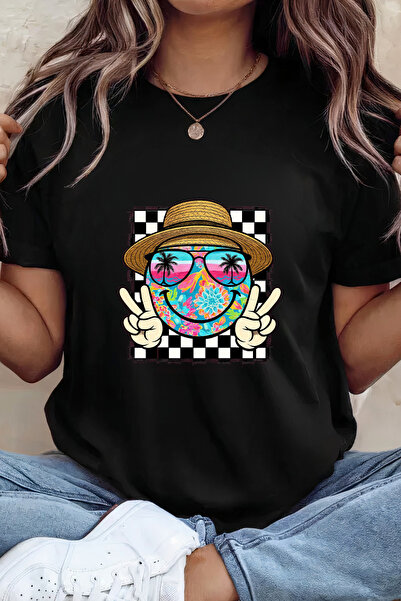 Sarah's Boutique Women's T-shirt – 100% cotton – Smile Face