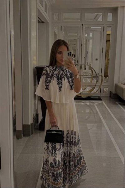 Neşeli Butik kadın beyaz piliseli pelerin detaylı saten kumaş tasarım elbise ...