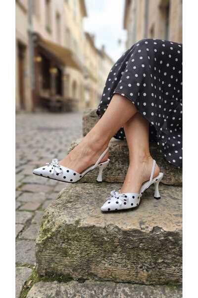 Luvesta Shoes PUANTİYE DESENLİ FİYONK DETAYLI LASTİKLİ TOPUKLU AYAKKABI