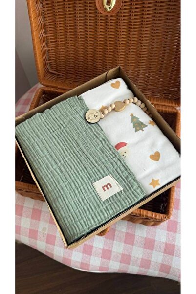 sunshine boutique15 Gift box - 2 كوفله بيج واخضر + مشبك لهايه