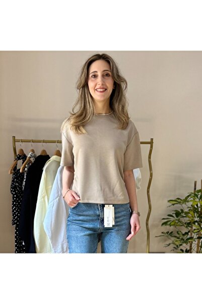 Ete Collective Yan Pile Detaylı Arkası Yırtmaçlı Oysho Kumaş T-shirt