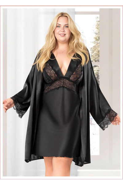 White Velvet طقم روب وقميص نوم نسائي من الساتان المزخرف بمقاسات كبيرة