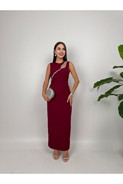 GENERAL Soft Sleeveless Dress with a Cutout Design and Stylish Accessories - ...