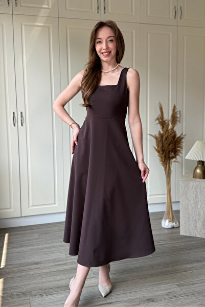 Dilay Gökoğlu Butik Elegant Square Neck Midi Flared Dress with Straps
