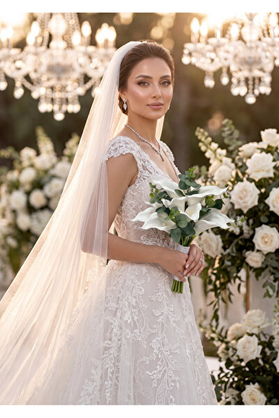 Naz Mutlu Design Gala Çiçeği ve Okaliptus ile Hazırlanan Gelin El Buketi (Yak...