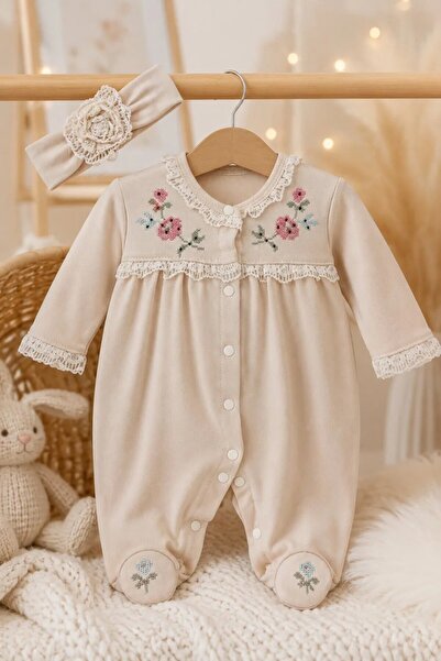 Tuğra Bebe %100 Pamuk Nakışlı Dantelli Bebek Tulum