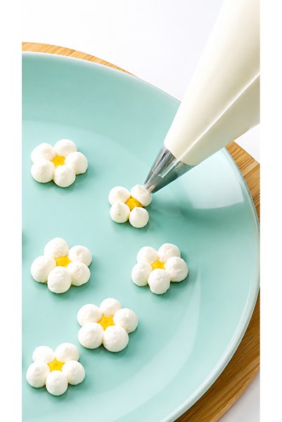 Destpak Cream Bag Tip Nozzle (6 Pcs) - 6 Separate Shapes - Cream Pump Nozzle - Whipped Cream Tip - Cream Styling Tool