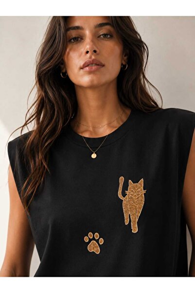 Yumey Cat Stone Embroidered Padded T-Shirt with Padding