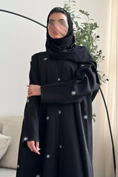 Lavi عباية كريب بتطريز ابيض