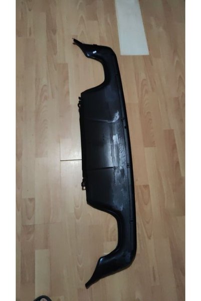 BMW Extensie difuzor bară spate compatibilă cu Seria 5 E60 E61, negru lucios, montaj plug and play.