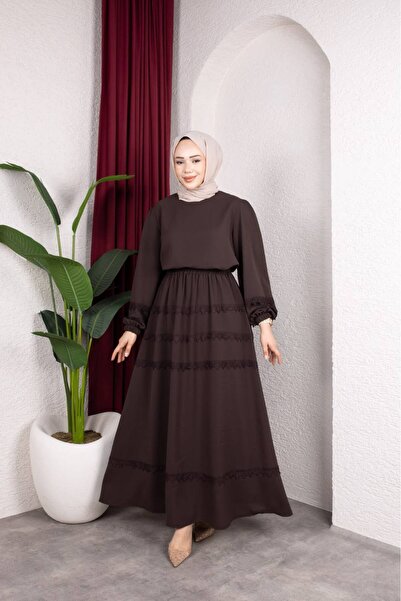 nisanurfashion طقم إسلامي أنيق بتفاصيل دانتيل - بني