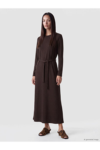LC Waikiki فستان LCW EVERYDAY بني اللون ناعم الملمس مع حزام خصر