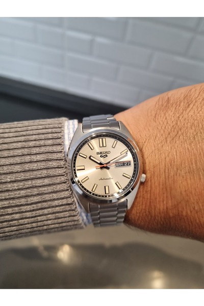 Seiko ساعة يد رجالية 5 سبورت أوتوماتيكية مع تقويم (إنتاج ياباني) سوار فولاذي ...