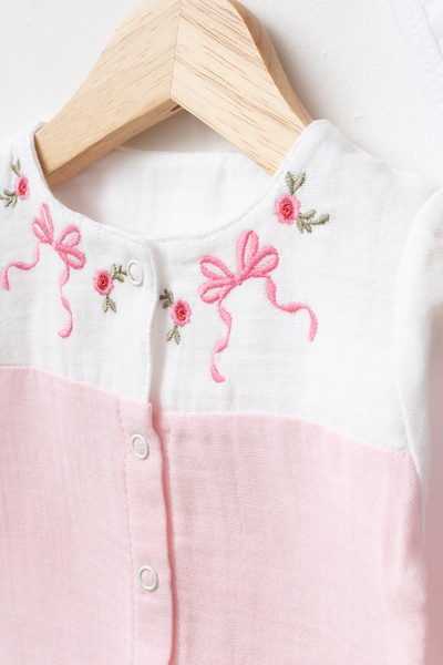 tinibud Gots Certified Fabric 100% Cotton Muslin Baby Girl Hospital Discharge Set with 10 Bow Embroideries