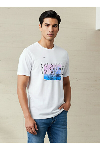 FAV Men Slim Fit Crew Neck Short Sleeves Graphic Print T-shirt