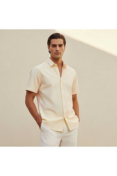 FAV Men Regular Fit Collared Short Sleeves Oxford Shirt