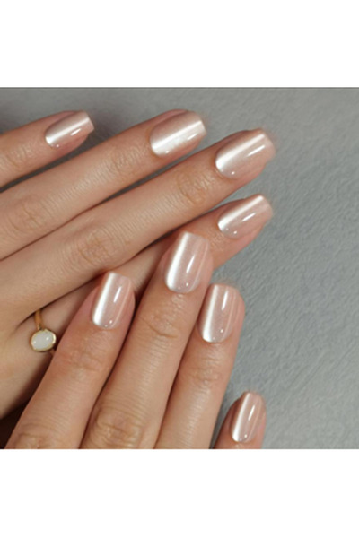 Snap Up Nails Champagne Veil