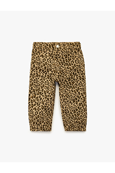 Koton Pantaloni din bumbac cu model leopard și croială lejeră