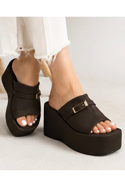 NP.9555.KAHVE SATEN Napa Shoe Kadın Dolgu Topuk Platform Terlik – Tokalı Günlük Şık Yazlık Terlik –