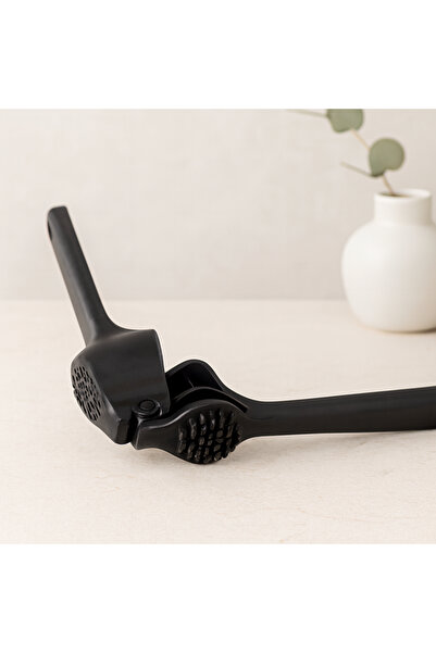 magicool Plastic Garlic Crusher
