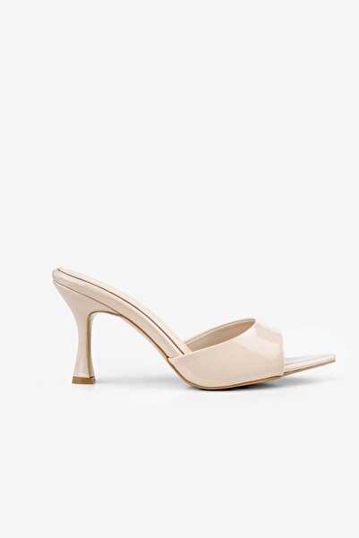 ALTIN TOPUK Women's Beige Patent Leather Pointed Toe Heeled Sandals
