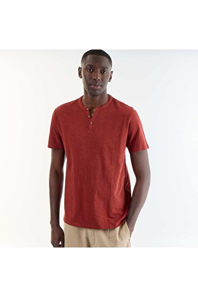 KIABI Short-Sleeved Tunisian Collar T-Shirt RED