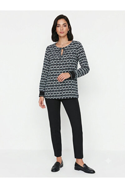 Neden Tekstil Women's Black & White Patterned Long Sleeve Blouse