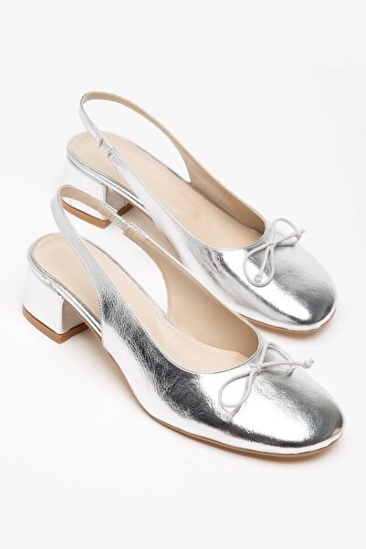 GÜZEL SHOES Gümüş Kadın Fiyonk Detaylı Modern Kare Burunlu Topuklu Ayakkabı