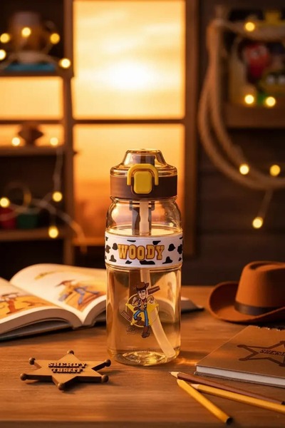 Miniso Disney Pixar Toy Story Lisanslı Woody Pipetli Plastik Şişe 800 mL – Aç...