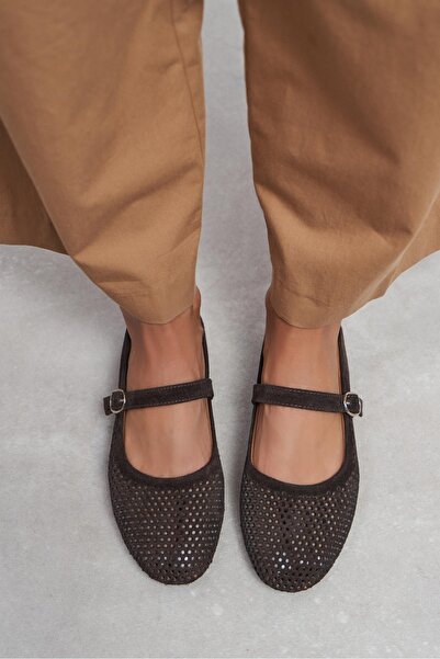NİŞANTAŞI SHOES حذاء باليه نسائي من Titi مصنوع من الجلد الطبيعي باللون البني ...